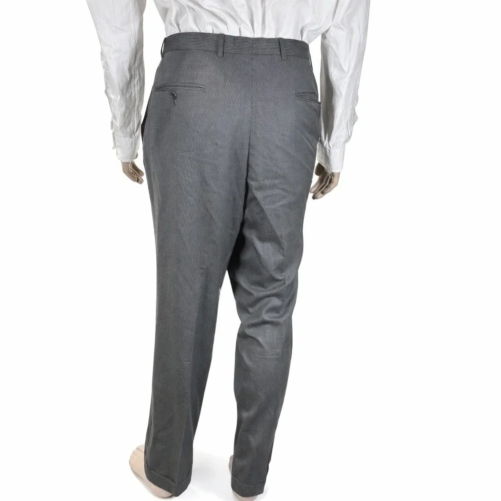 Jones New York 2 Piece Suit Men's Size 42L Pants 36X33 Gray Pinstriped 100% Wool